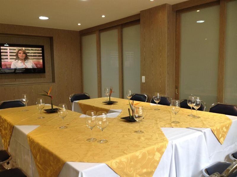 Hotel Retiro 84 By Mij Bogota Ngoại thất bức ảnh
